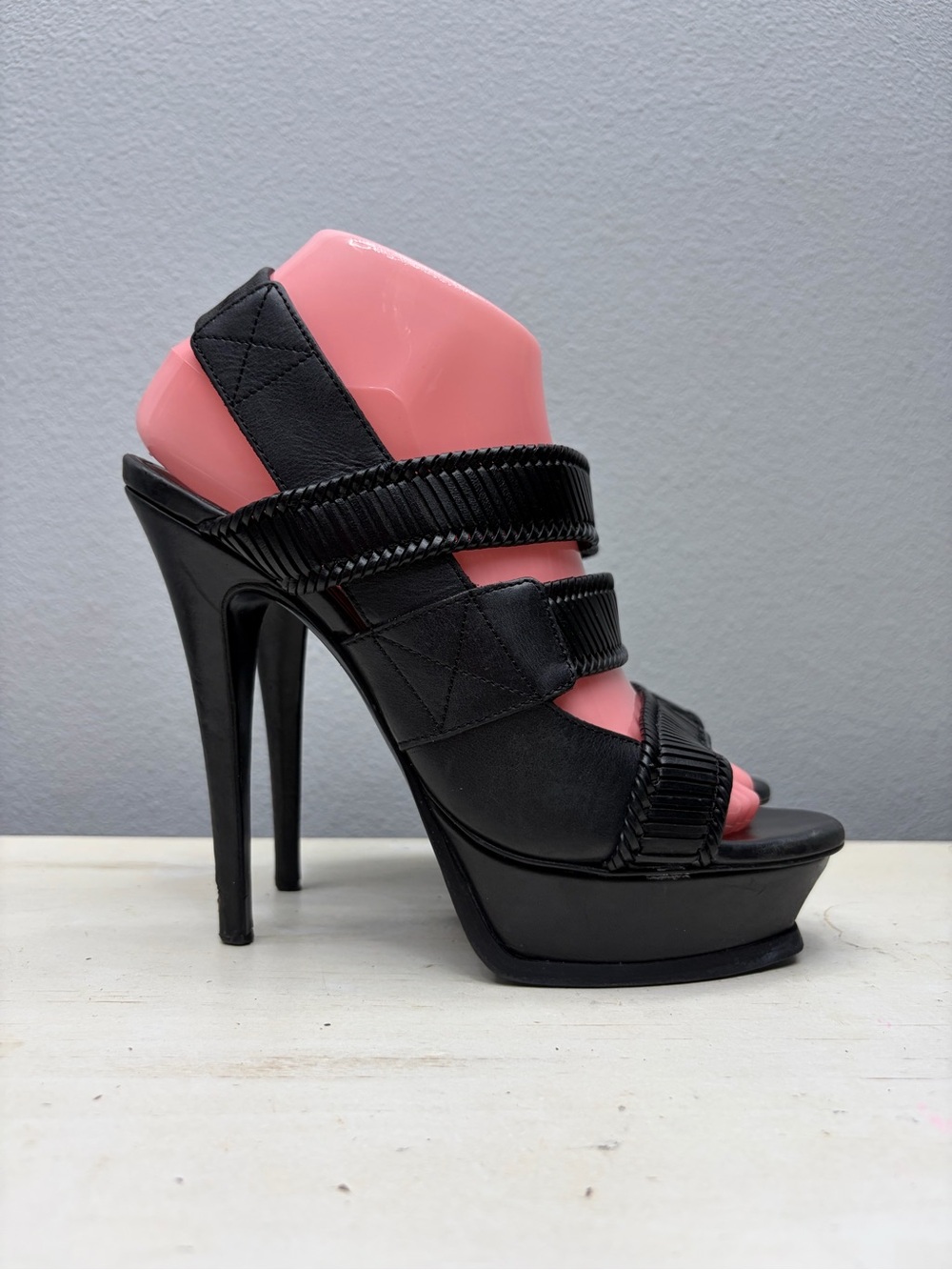 YSL Yves Saint Laurent Black Leather Rive Gauche SlingBack Heels Size 38 - Picture 7 of 7